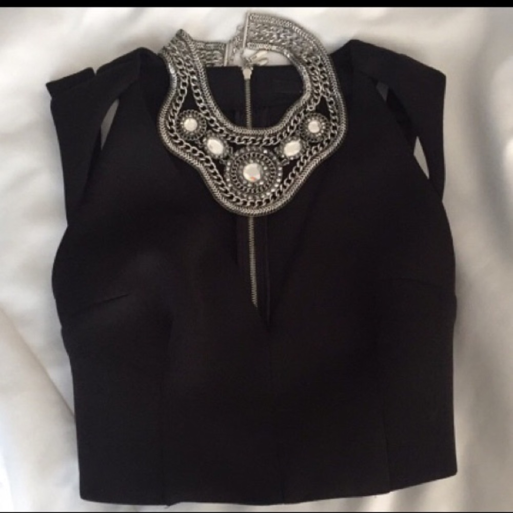 Guess Crop top.